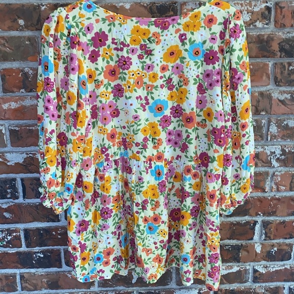 Haptics floral top - Picture 7 of 7